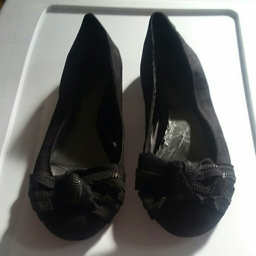 Black ballet flats with zippered bow toe
